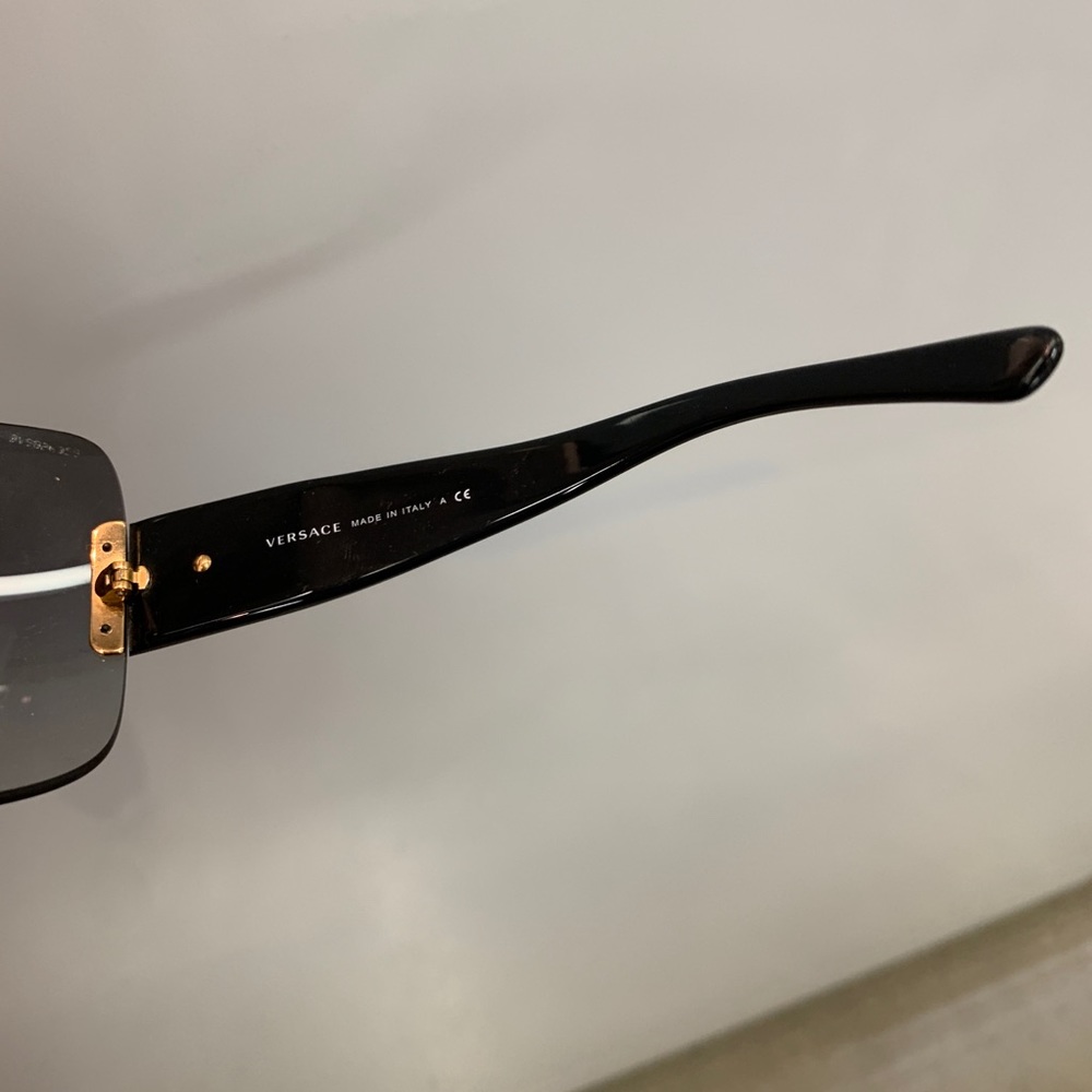 Versace Sunglasses‎ - Picture 7 of 8